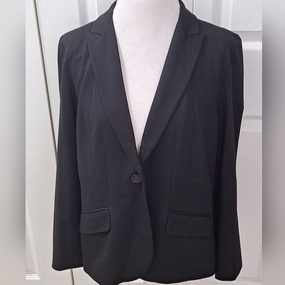 Chico's Jackets & Blazers - Chicos Jacket Blazer With A Notched Collar & Minimum Stretch   Size 2